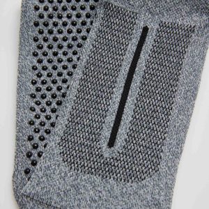 Chaussettes grises de yoga et de pilates