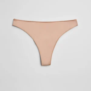 String basique en coton nude