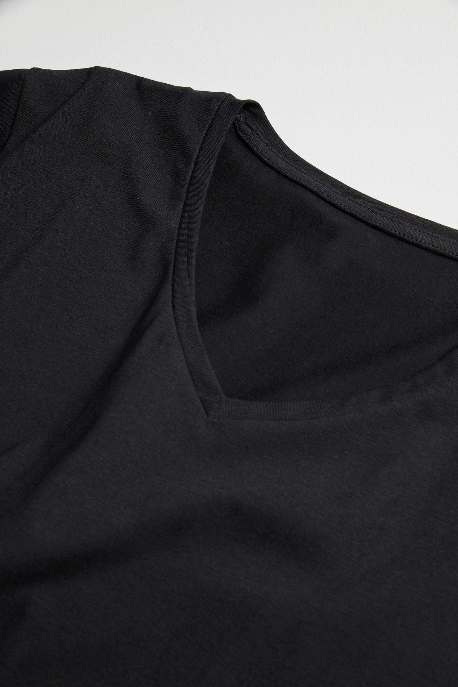 Maillot de corps noir à manches courtes et col en V – Image 4