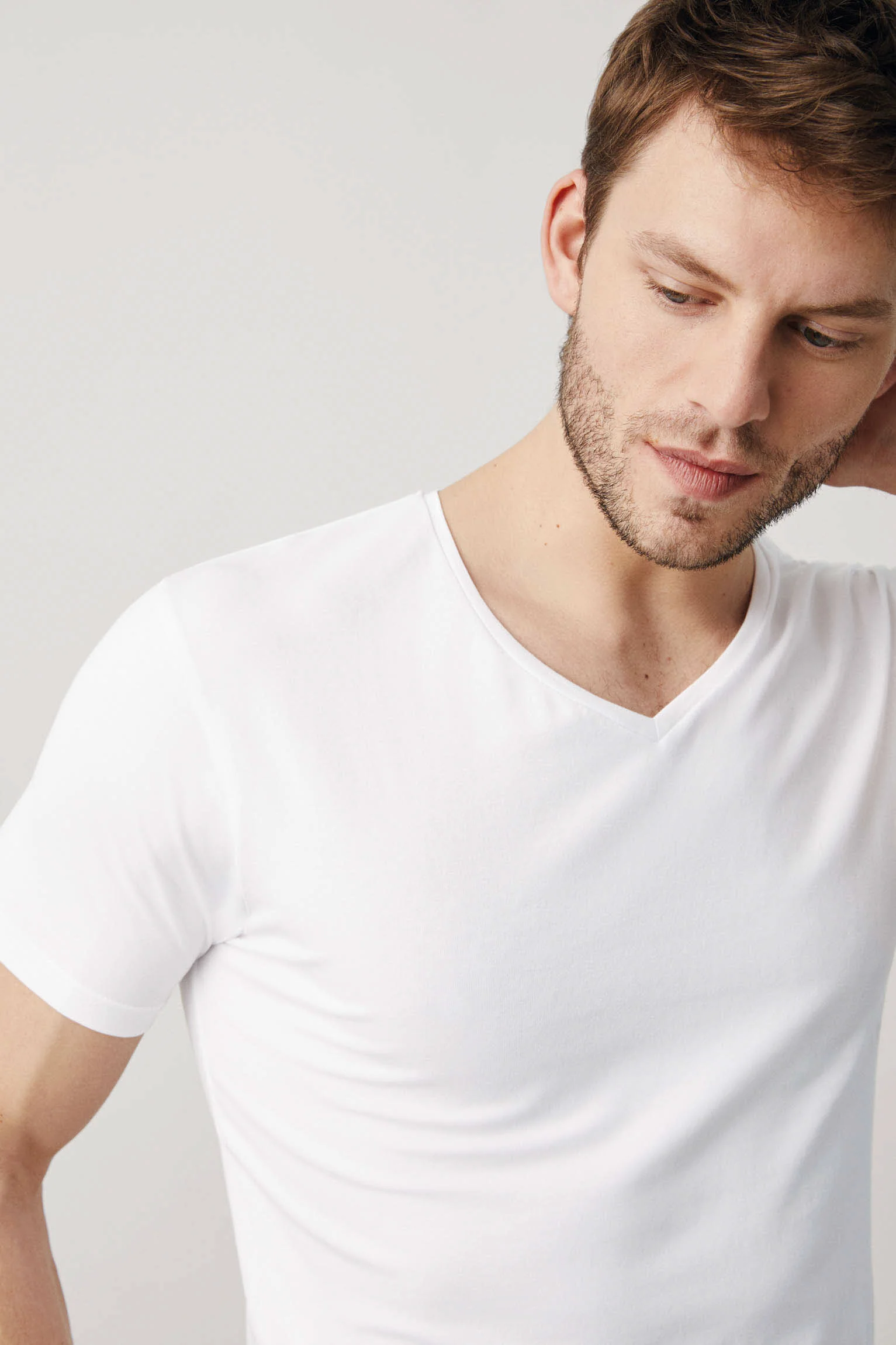 Maillot de corps blanc col V manches courtes – Image 2