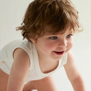 Body bébé basique à larges bretelles blanches