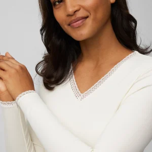 T-shirt thermique ivoire à manches longues et détail en dentelle, contrôle de la température