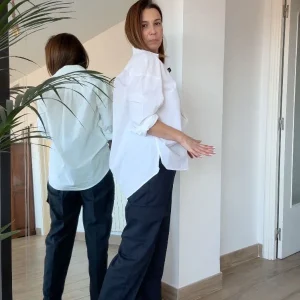 Look con pantalón cargo marino @emidelgado79