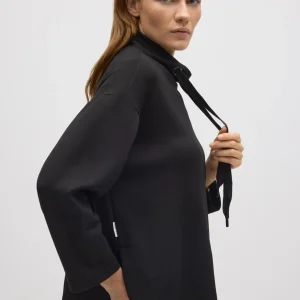 Sweat-shirt noir à col fluide