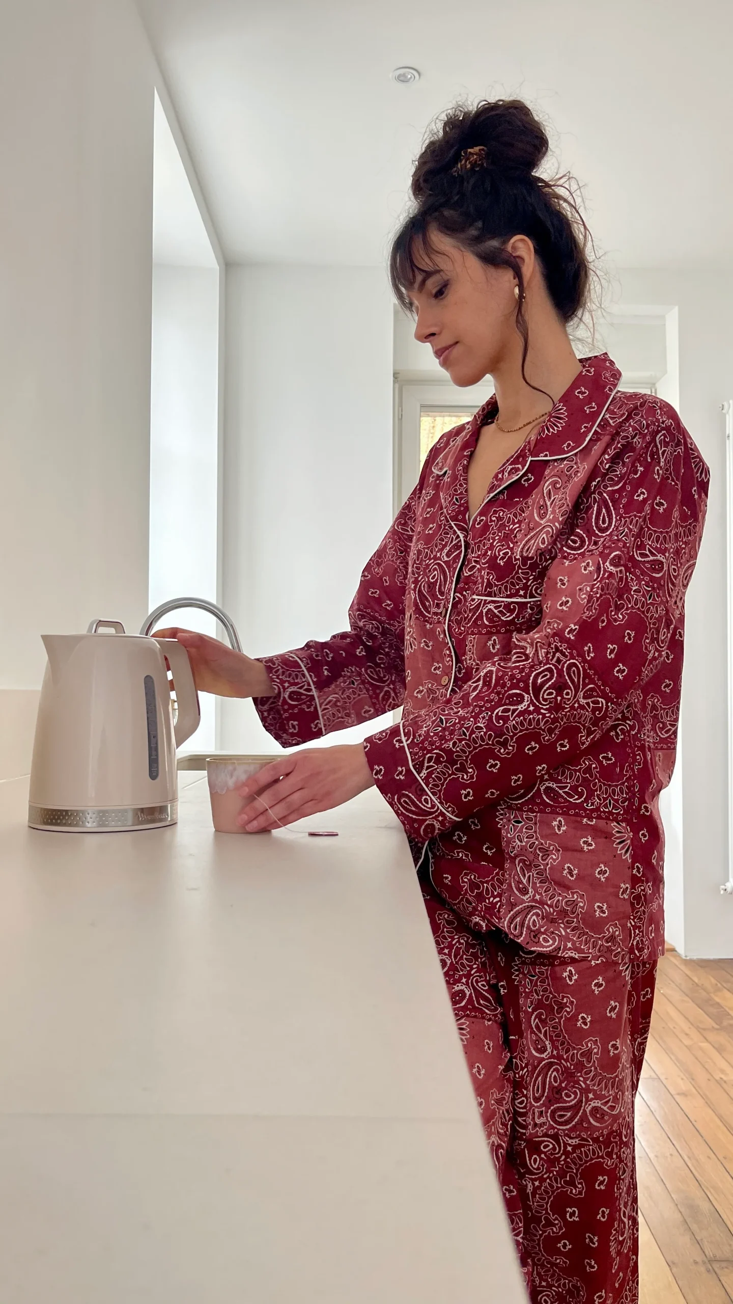 Pyjama pantalon Hari imprimé patchwork bandana bordeaux – Image 2